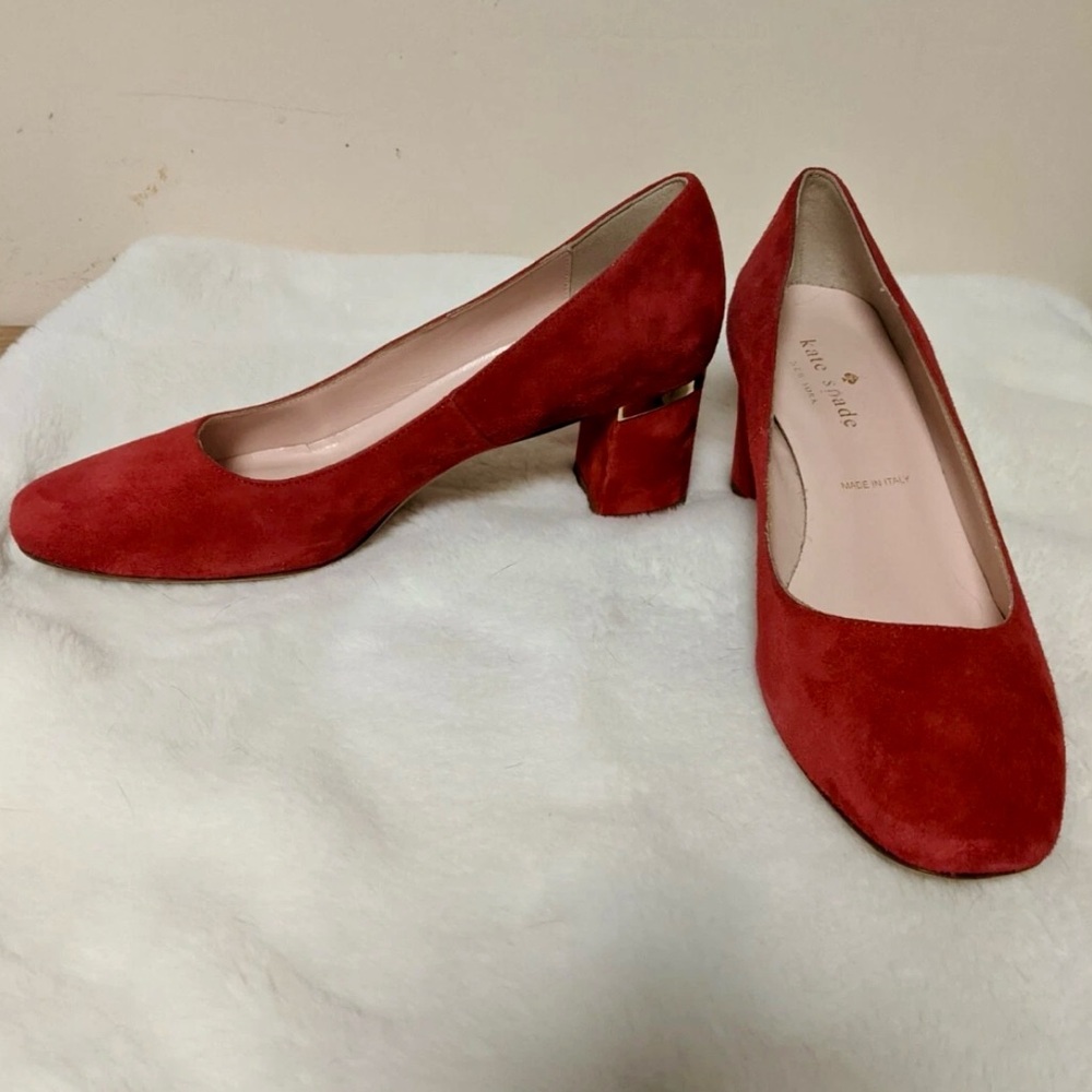 NIB Kate Spade Delores Too Red Block Heels w/ Gold Detailing